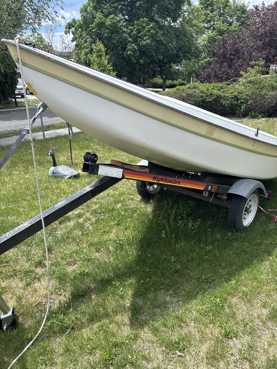 12 f Boat