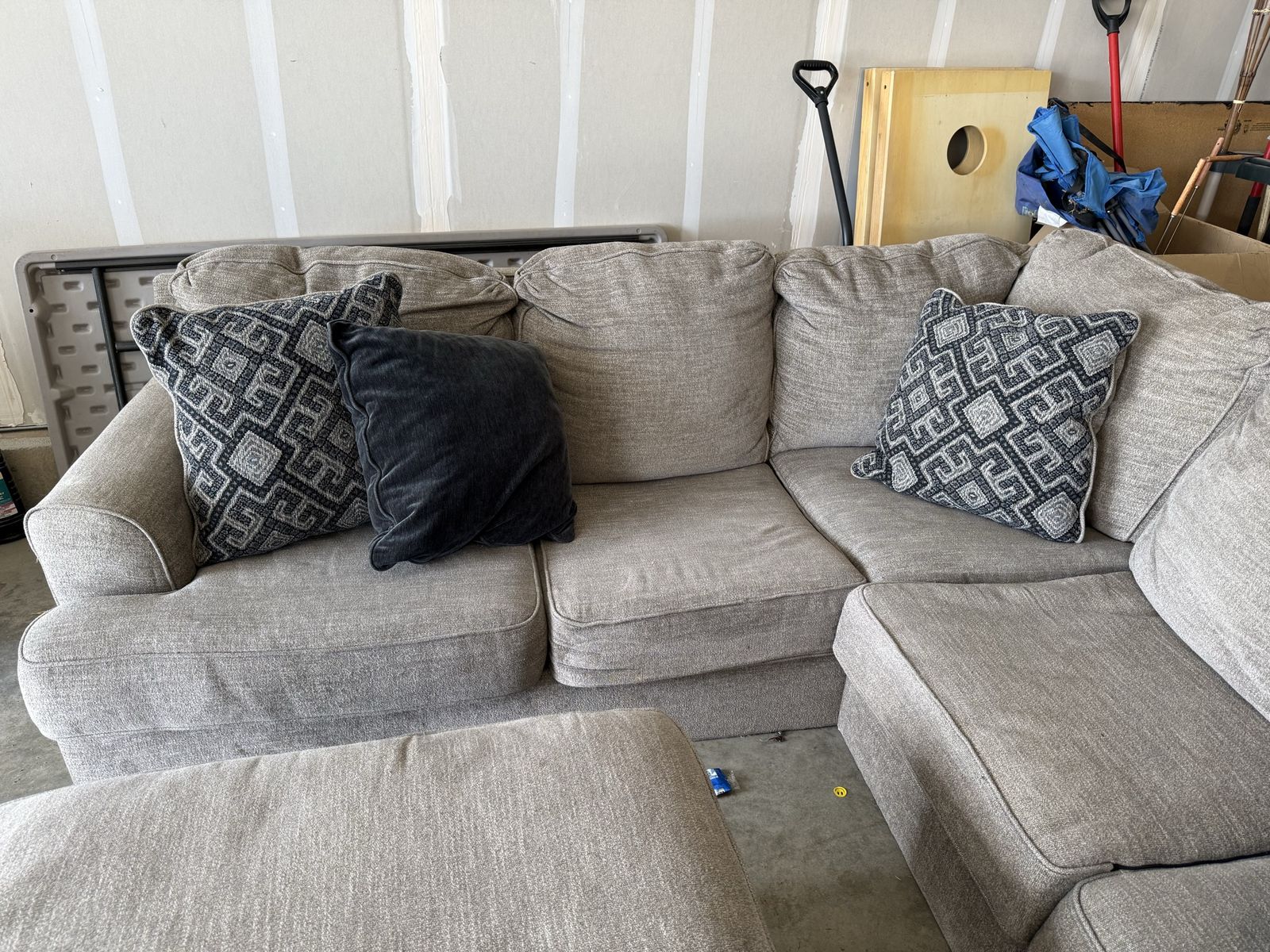 Cozy Beige Sectional Sofa Couch with Decorative Pillows