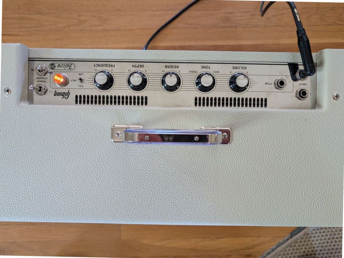 Main image 3