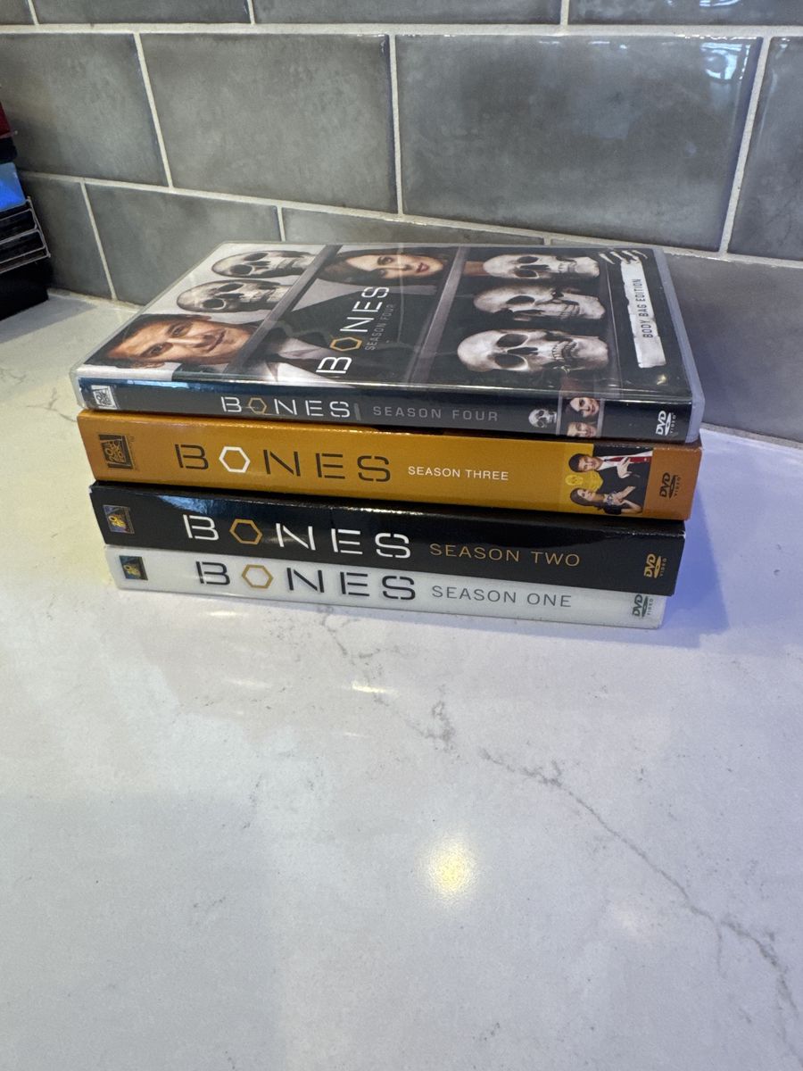 Bones TV Series DVD Seasons 1-4, Body Bag Edition