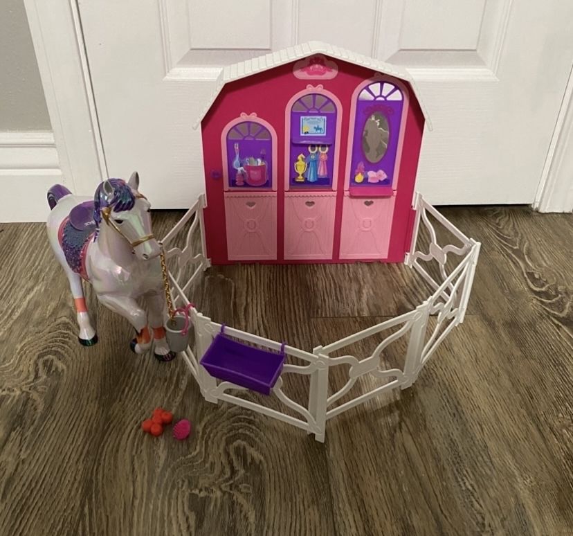 Kids Barbie Horse Stable Play Set  ~Rare Vintage