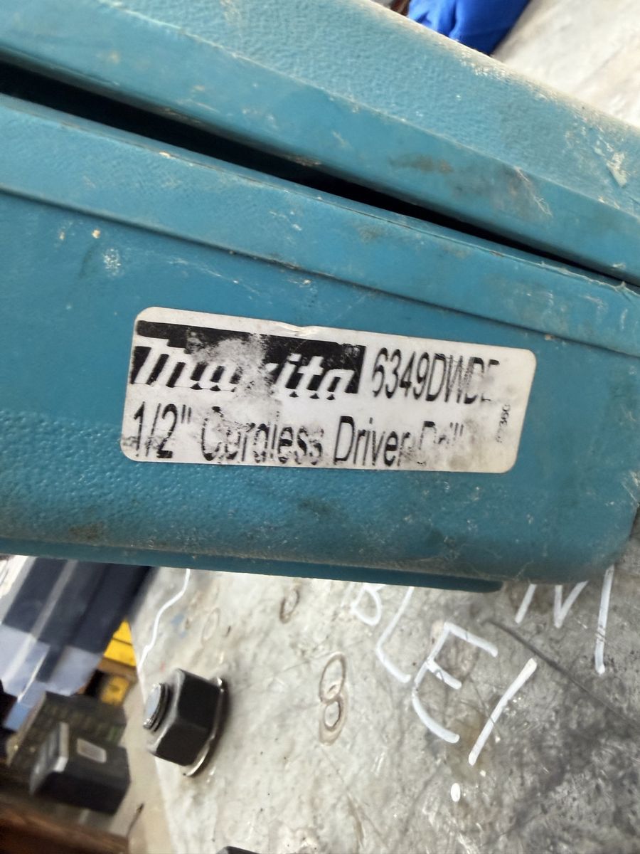 Makita 6349DWDE 1/2" Cordless Driver Drill with Case and Charger
