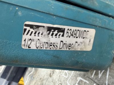 Makita 6349DWDE 1/2" Cordless Driver Drill with Case and Charger