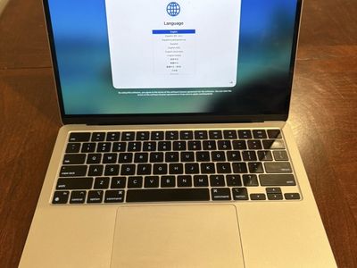 2022 MacBook Air M2 8GB RAM 256GB SSD