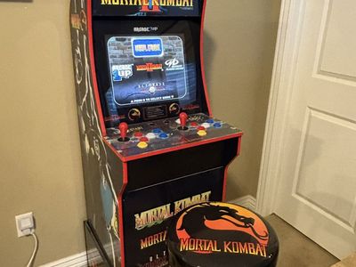 Arcade1Up Mortal Kombat II w/ Riser & Stool – Clea