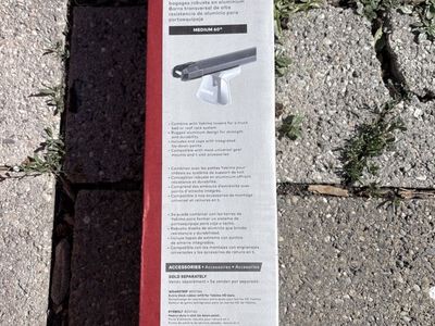 Yakima HD bars - Medium 60” - Brand New, Half Price!