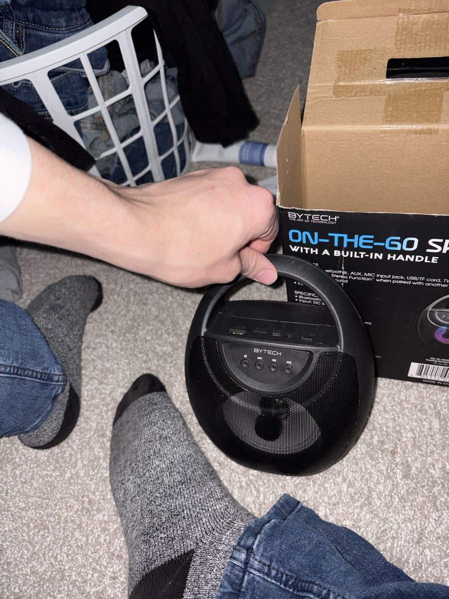 Bytech On-The-Go Bluetooth Speaker with Built-In Handle and Box