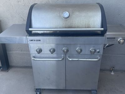 Large gas grill