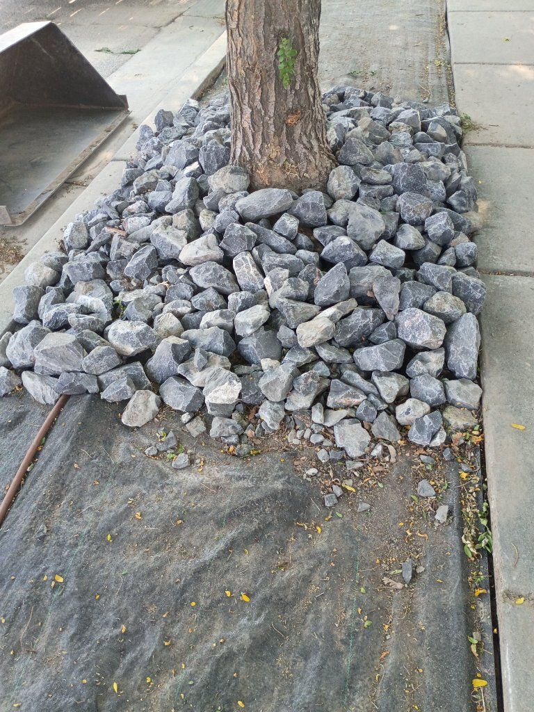 4-6" sweet smoke crushed rock