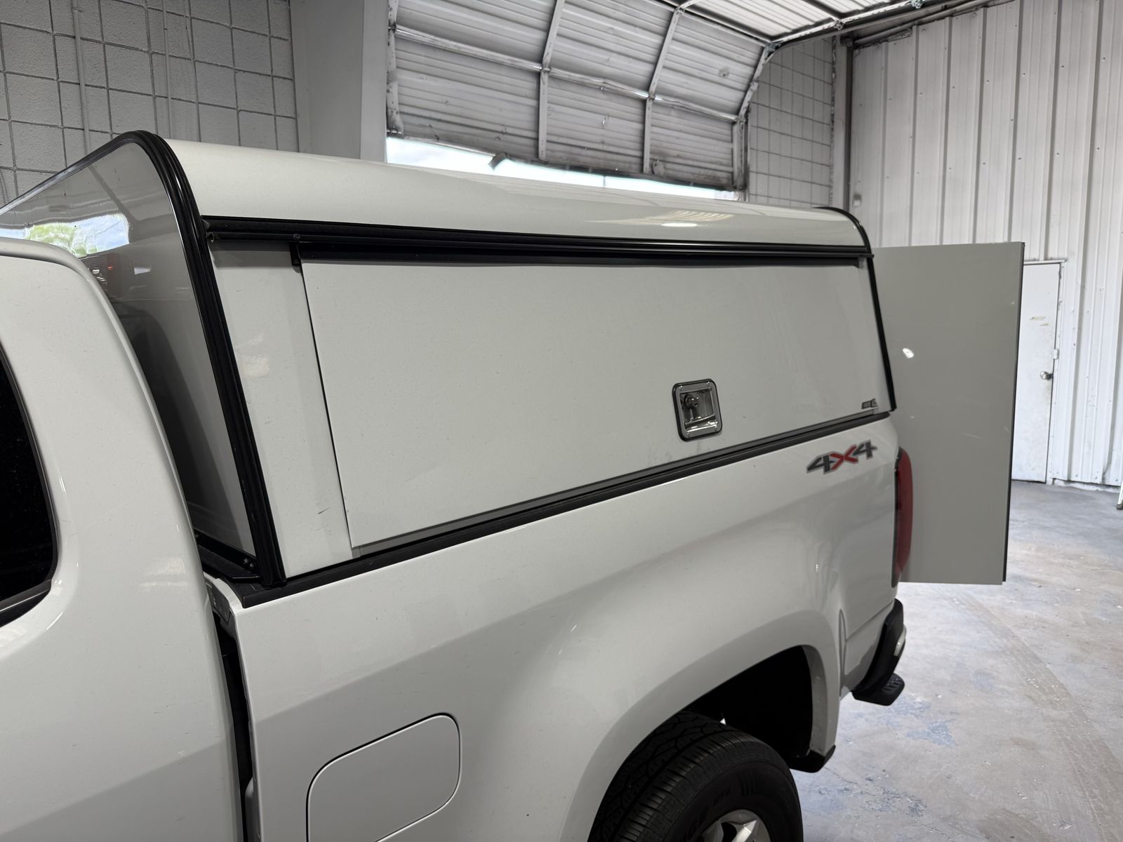 2022 Chevy colorado A.R.E camper shell and cargo Slide