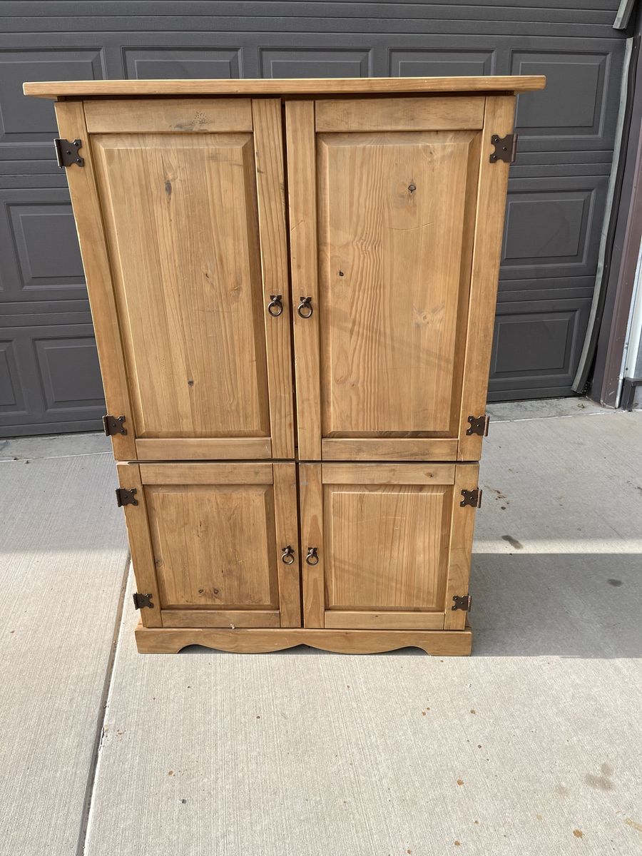 Entertainment center
