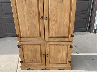 Entertainment center