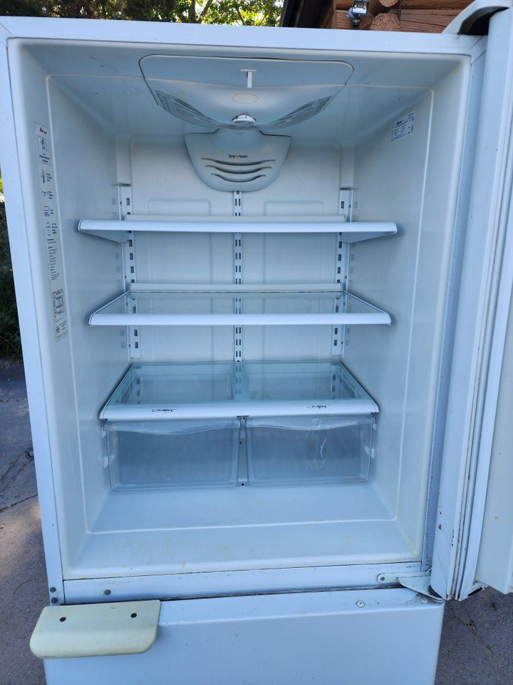 Main image 4