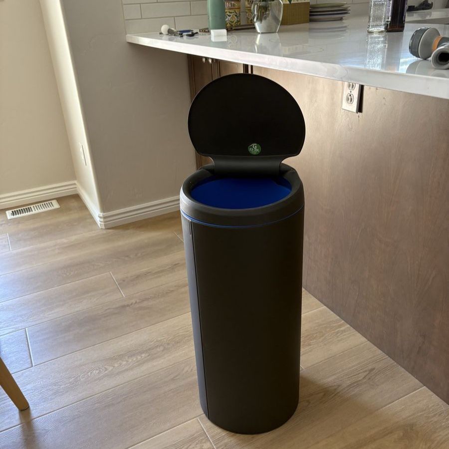 Barbantia FlipBin 30L (8 gallon) trash bin