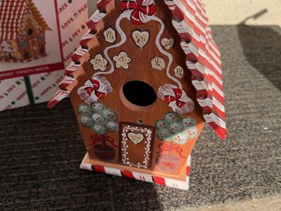 House of Lloyd Christmas Around the World Sweet Tweets House Birdhouse
