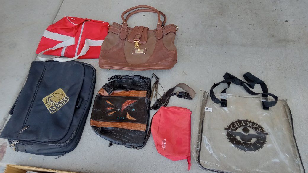 Multi-Item Bag & Purse Clearance Sale – Vintage, Leather, Gym Bags (From $1)