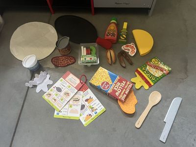 Melissa and Doug taco set