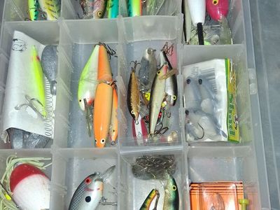 FISHING LURES AND WEIGHTS "F"