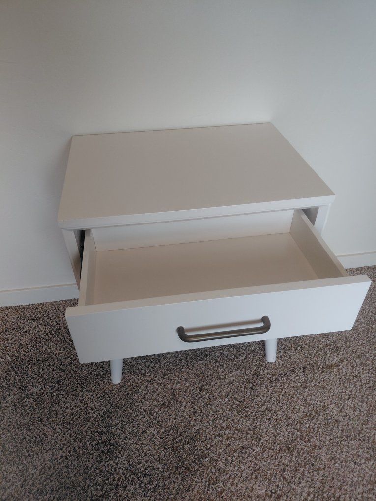 Main image 6