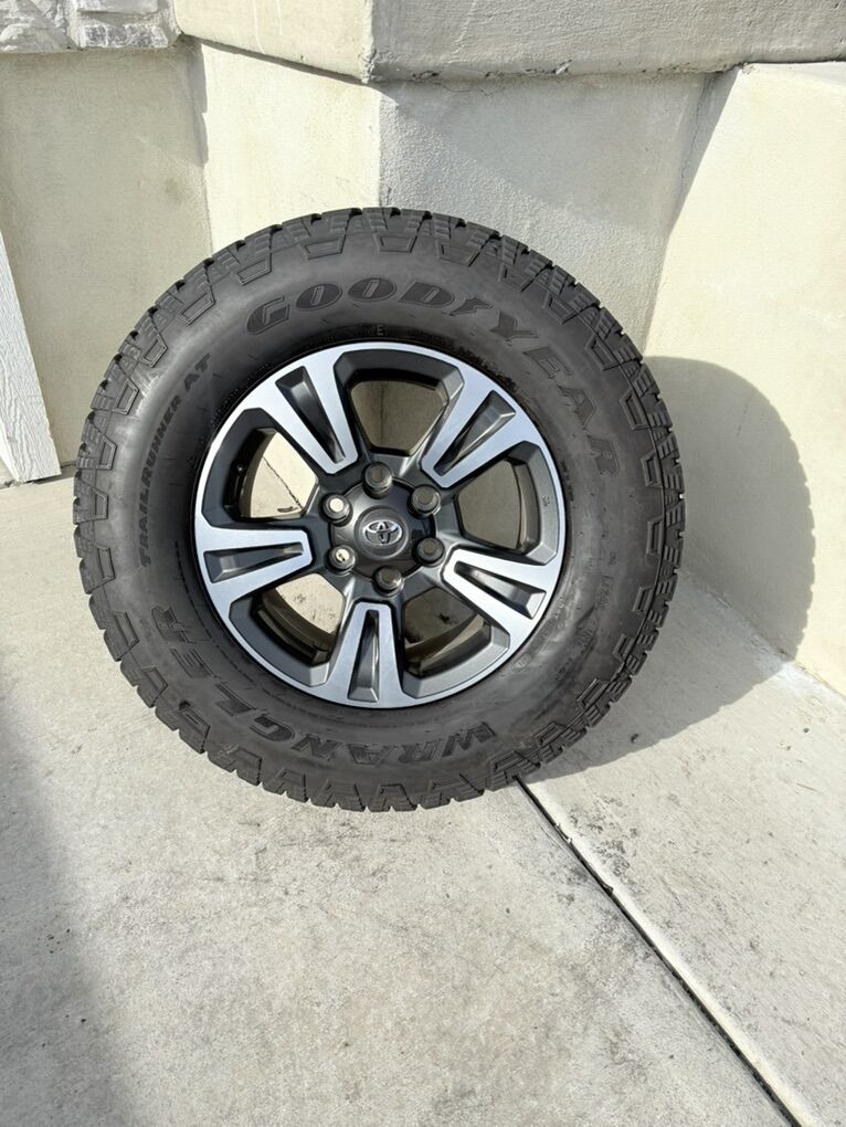 Toyota Tacoma 4Runner Rims and tires 265/70R17