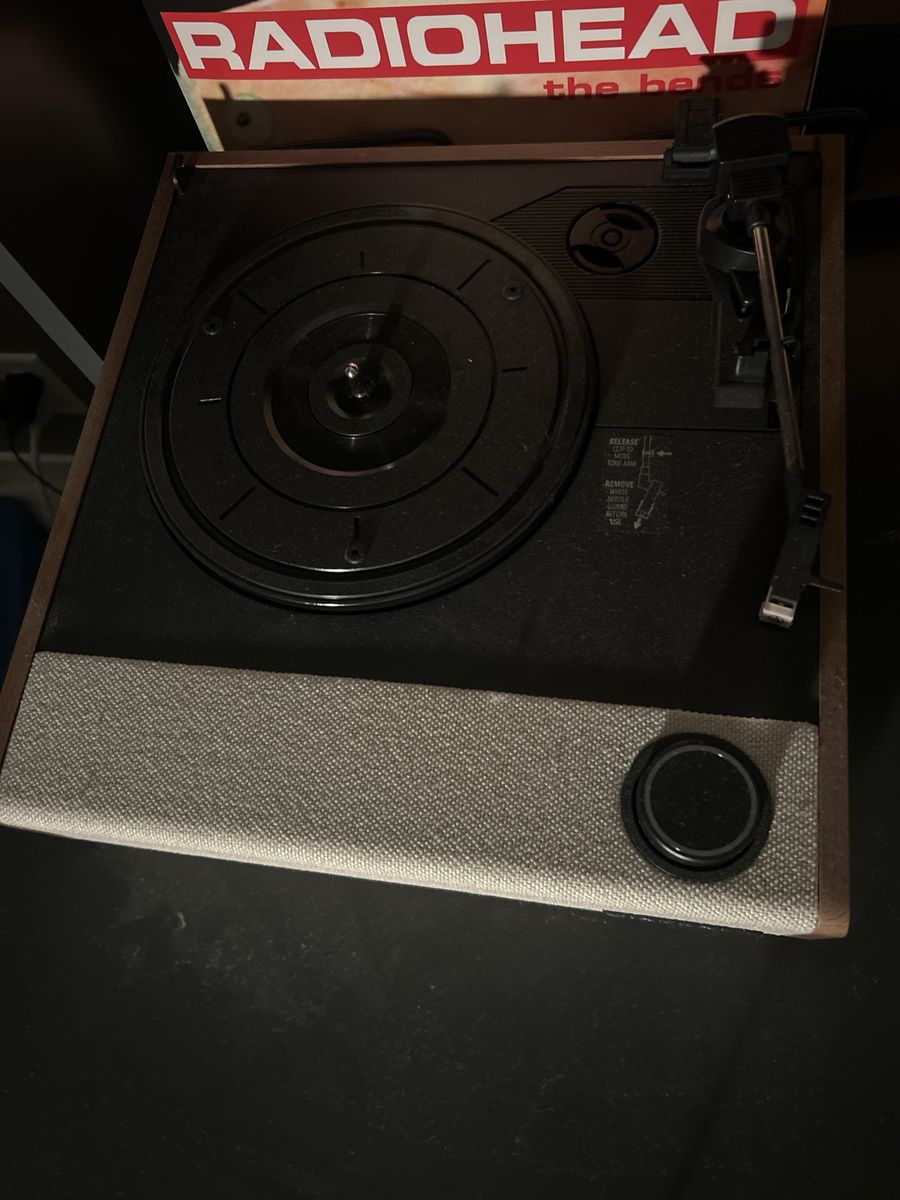Main image 3