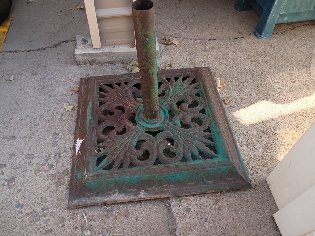 Vintage patio umbrella stand