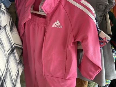 Newborn to 4T Girls/Unisex Clothing