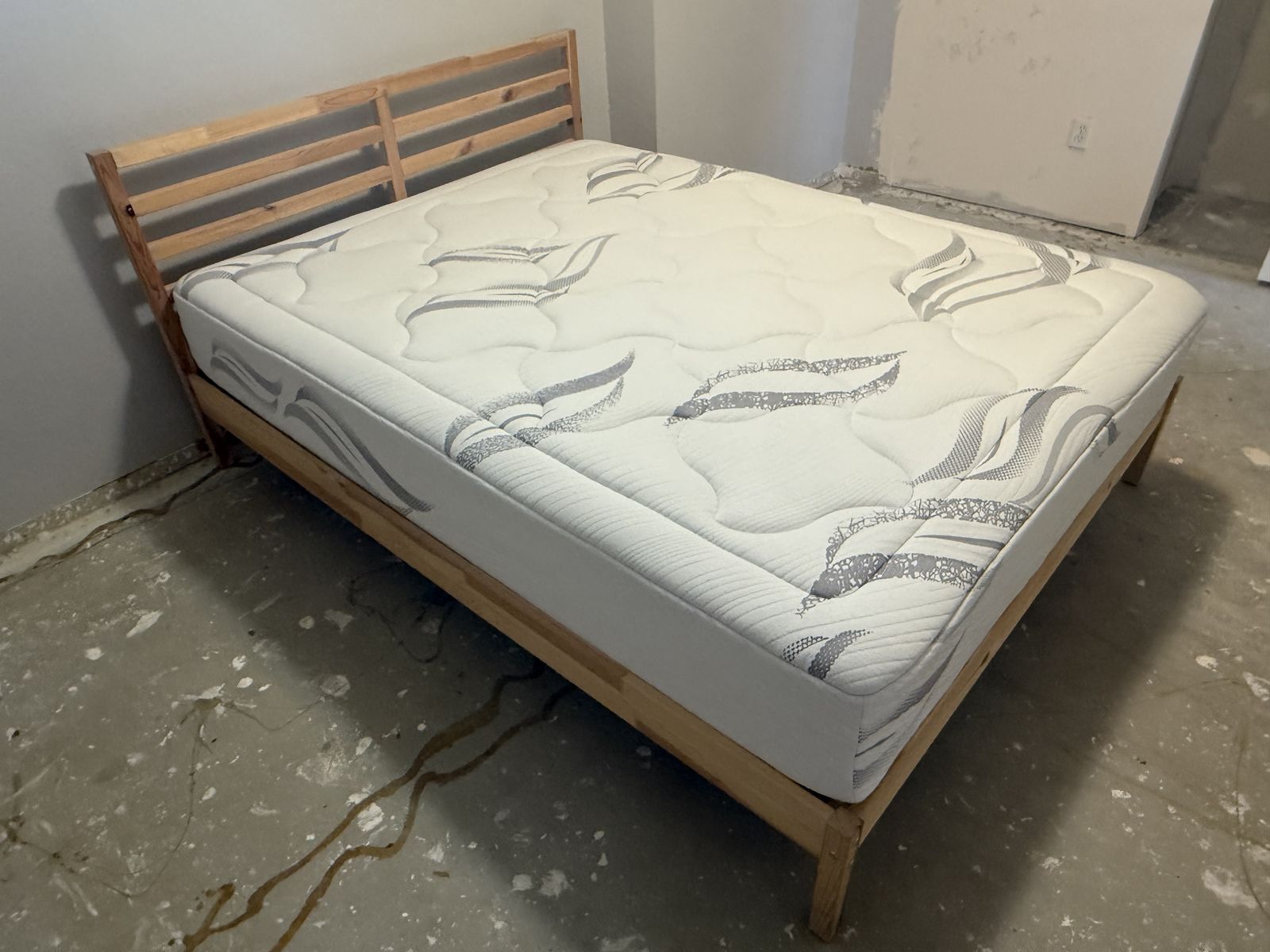 Main image 6