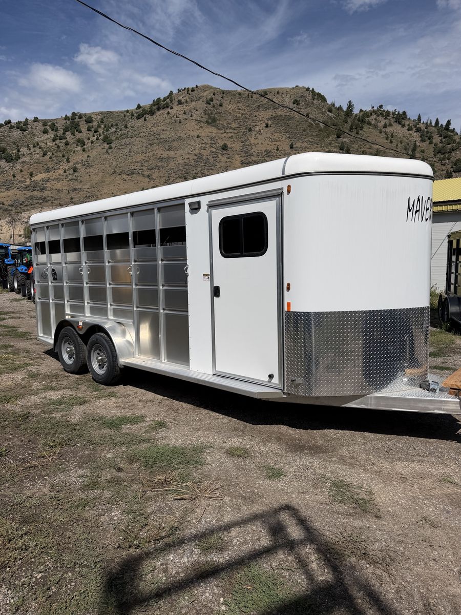 4 Horse Maverick Horse Trailer