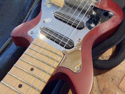 Lap Axe travel electric guitar