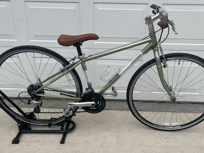 Jamis Coda Sport Hybrid Bike | 14" Frame | Shimano Drivetrain | Sage Green