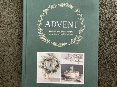 Advent: Recipes & Crafts for the Countdown to Christmas by Kerstin Niehoff & Laura Fleiter
