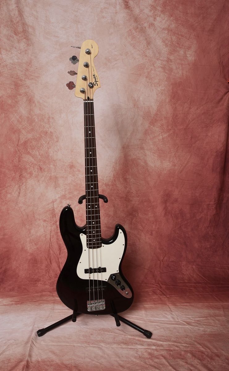 Fender Base Guitar And Amp