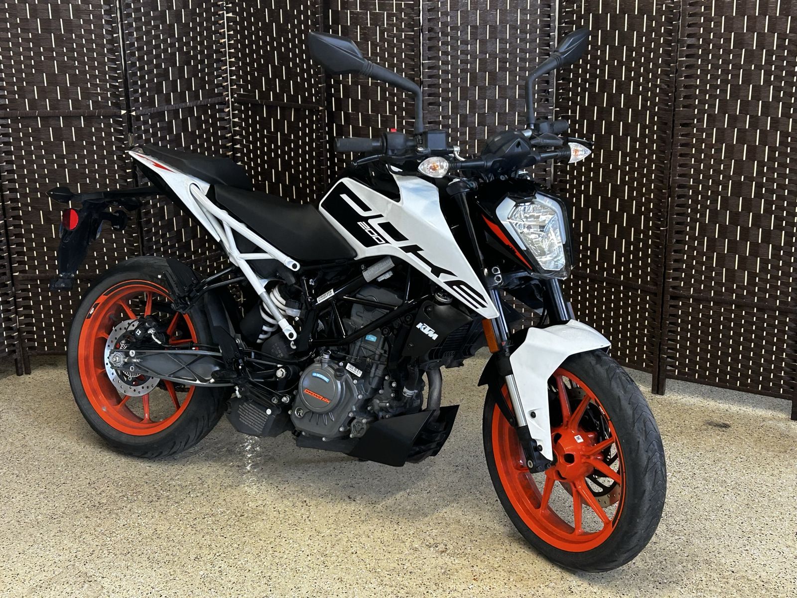 2023 KTM Duke 200