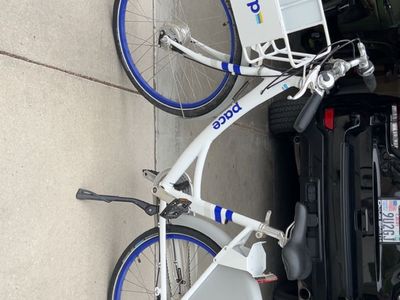 Like New Pace City Commuter Bike w/ Cargo Basket – Rare Bike Share Bicycle