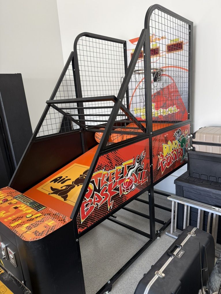 Dino Bomb Street Basektball