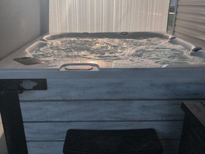 Waterbox Hot Tub Spa with Digital Control Panel and Cover