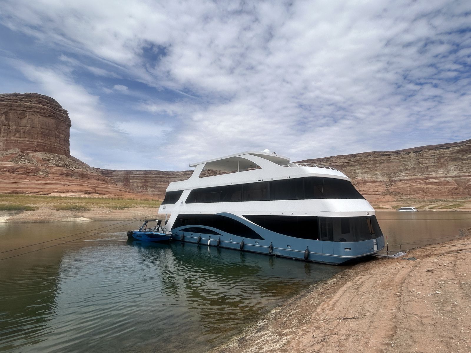 AZUL - 2017 Adonia 86' x 22' Luxury Houseboat | 8-Owner Fractional Ownership | Antelope Point Marina | Lake Powell