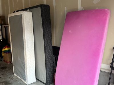 Queen Box Spring, Twin Mattress & Box Spring