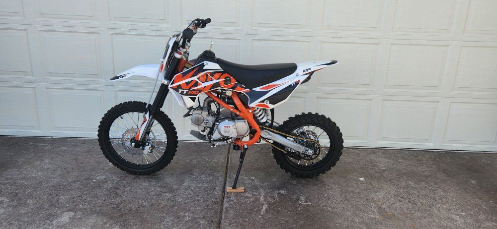 Kayo TT 140cc Dirt Bike