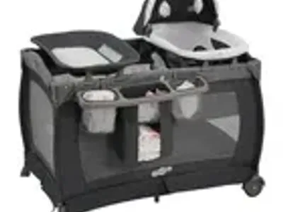 playpen/ bassinet/changing table