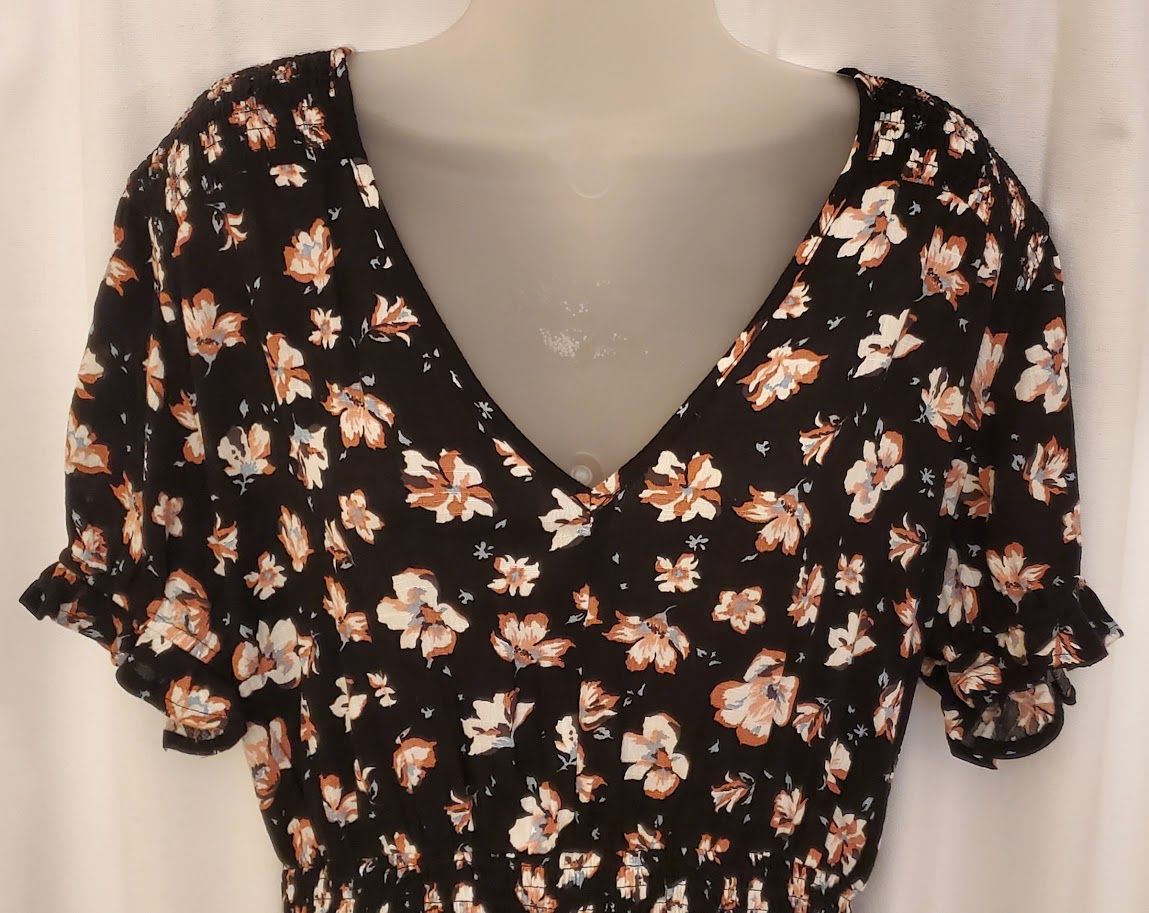 American Rag Cie Floral Dress, New with Tags, Size Junior Large