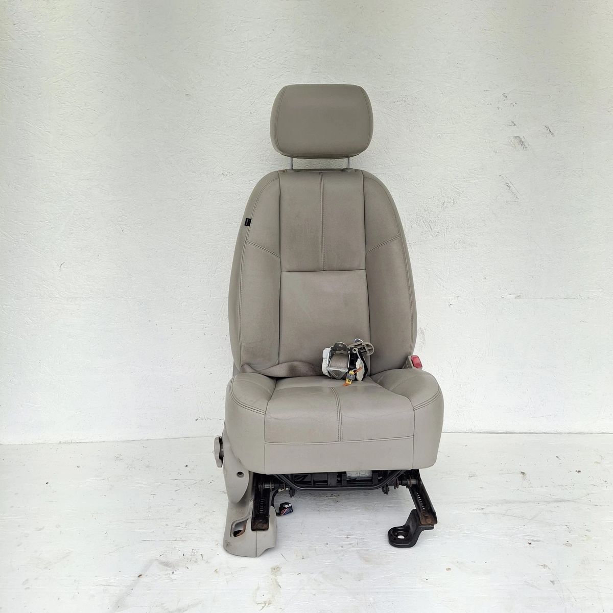 07-13 Silverado/Sierra/Tahoe/Yukon/Escalade - FRONT PASSENGER SEAT, HEATED - Titanium Grey Leather