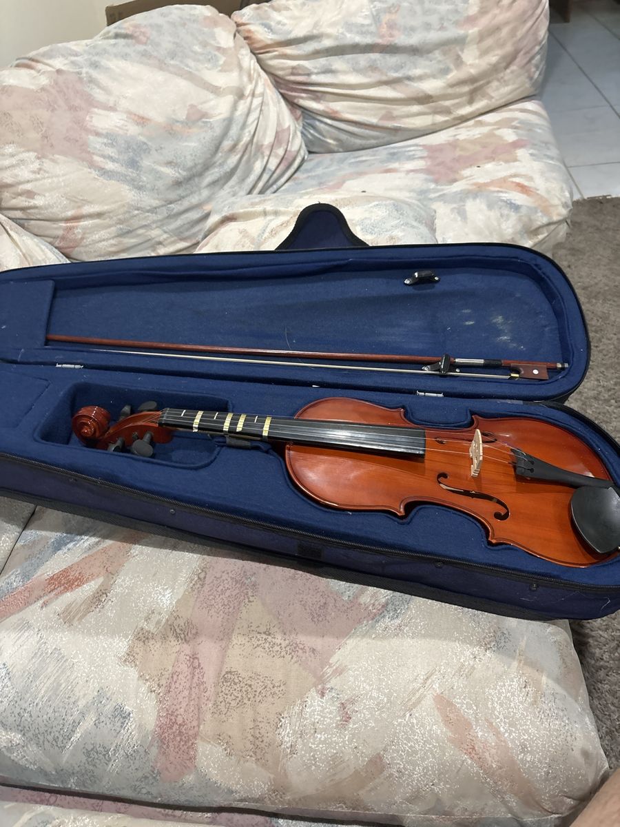 Acoustic Violin with Case and Bow, Student Model