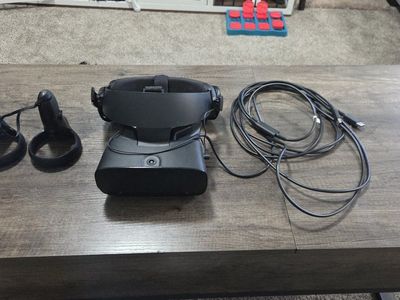 Oculus Rift S VR Headset with Touch Controllers and Cable