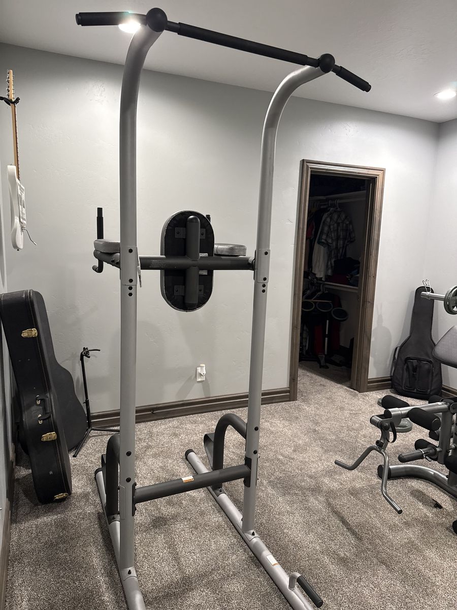 Weightlifting equipment