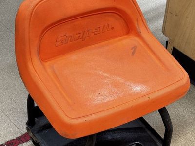 Snap-On JCH300 Shop Chair