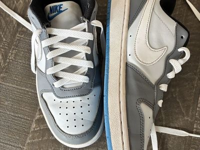Nike Gray & White Low-Top Sneakers Youth Size 3 Boys - Excellent Condition