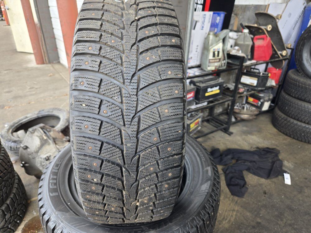SET 235/55R17 LAUFENN FIT ICE