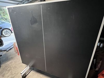 Joola full size indoor table.